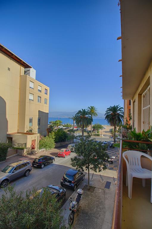 F3 Place Miot Apartment Аячо Екстериор снимка
