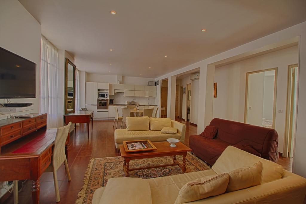 F3 Place Miot Apartment Аячо Екстериор снимка